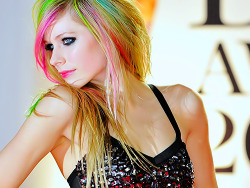 0ctober31st:  “Pra início de conversa, eu estou pouco me fodendo para o que os outros dizem.” (Avril Lavigne) 