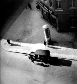 Starnberger Strasse, Berlin photo by Eva Besnyö, 1931