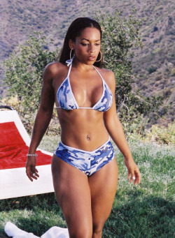 my-phatty-like-a-mattress:Melyssa Ford in Jadakiss’ “Knock Yourself Out” video, 2001 