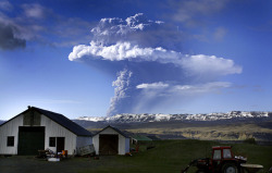 A cloud of smoke and ash is seen over the Grímsvötn volcano on Iceland on May 21, 2011. The cloud rising up from Grímsvötn as a result of the eruption was seen first time around 1900 GMT and in less than an hour it had reached an altitude of 11 kilometers
