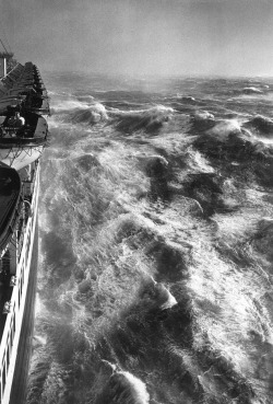 Hurricane in the Atlantic S.S.Queen Elizabeth starboard; photo by Alfred Eisenstaedt, 1948