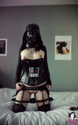 nerdjunkies:  Darth Vader x Tittiez 