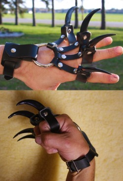 rudywolfe:  the-goggles:  misplacedmilk:  erinkyan:  o_______o GIVE ME THE THING  !!!  I’m actually gonna buy one of these soon. &gt;o&gt;  on my ever growing list of shit i need for no reason 