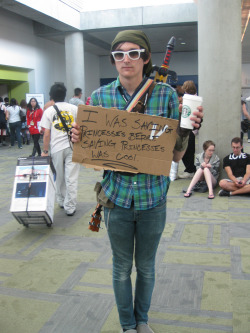 benthenonfriendlyghost:  cenco:  Hipster Link cosplay Fanime 2011  Is this for real. 