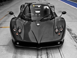 deliciousforms:  Pagani Zonda… God damn I can’t get enough of this car since it came out. I have so many computer wallpapers of this car, it’s kind of ridiculous.  This is a beast of a car.