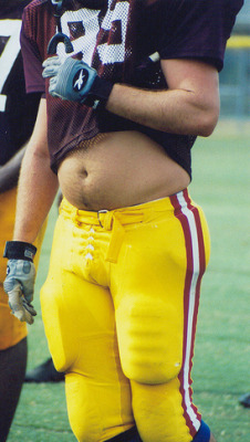 fatboydiet:  Man, I love chubby guys in football uniforms… 