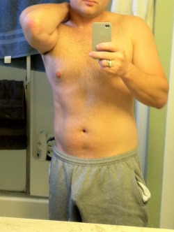 (via Guys with iPhones) I love sweats and basketball shorts for this very reason&hellip;&hellip;