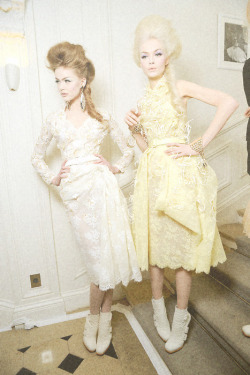 Frida Gustavsson and Siri Tollerod backstage Dior Haute Couture Spring 2010