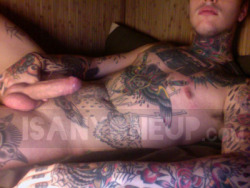 moneyymattnude:  He can get it! White boys with tattoos ♥! 
