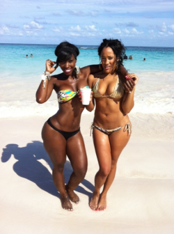 welovebriamyles:  Bria and Natalie   Damn light skin girl you don&rsquo;t deserve to stand next to all that dark thickness