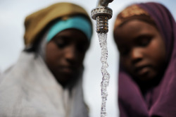 soleilllune:  In the Dadaab refugee camp in Kenya, water is among the most precious of commodities to Somali refugees… Photo by Roberto Schmidt/AFP/Getty Images via Big Picture 