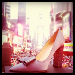 bergdorfgoodman:  Playing the tourist with @katespadeny #bgshoes  (Taken with Instagram at Times Square) 