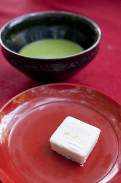 sweetsandloud:  銘菓 金閣, 金閣寺 茶所, 京都 by yuichi.sakuraba on Flickr. 