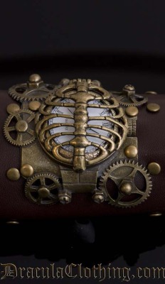 draculaclothing:  Giveaway!! Reblog and follow draculaclothing.tumblr.com to have a chance to win this Steampunk Watch! We will choose a winner randomly in 1 week. For more info about the watch look here. 