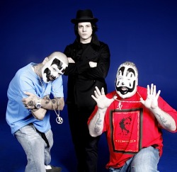 thedailywhat:  Thoroughly Confusing Collaboration of the Day: You’re gonna want to sit down for this one: Jack White has apparently produced a single for Insane Clown Posse in which the Psychopathic rappers go over an obscure Mozart canon called “Leck