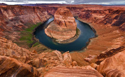 llbwwb:  Horse Shoe Bend, I love this shot. Lighting makes all the difference:) (via Jeff Swanson | Smashing Picture)