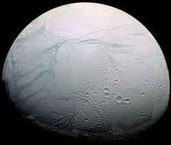 n-a-s-a:  Fresh Tiger Stripes on Saturn’s Enceladus  どこの星だろ？ 