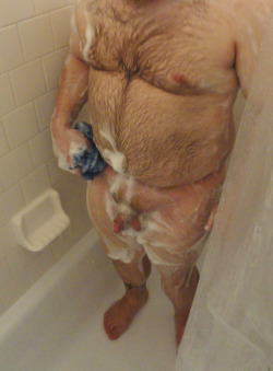 groovybooty:  bigboysandbears:  nodnol:  nicktherapist:  Manhood Monday.Late as fuck, because I don’t give a fuck.   Gorgeous body  That is hot!  I WANT! All sudsy and HOT! 