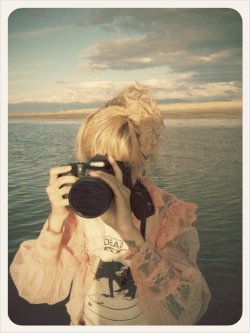Taken by my bff, chillen on the Salt Lake this afternoon, playing with cameras. yellowtulipfinch:  Peeeectures with Theresa! (Taken with picplz.) 