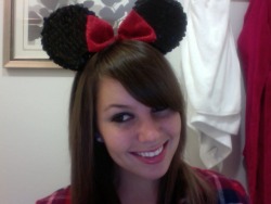missda1sy:  And off to Disneyland I go!!!!!! &lt;3  ahhh dimples, sooo cute.