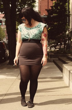 rocksteady-joel:  ceedling:  be-bop-a-lu-la:  couldbeautyhurt:  Correction, you don’t have to be tiny, to look good, however, you may want to find clothing that is flattering, and doesn’t make you look like you are nine months and expecting. Cool