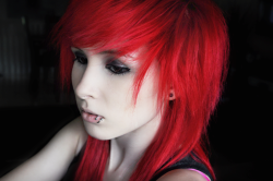 fuckyeahfantasyhair:  bright red hair 