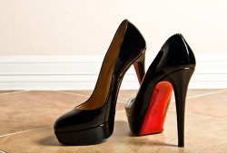visualfetish:  Bianca.  Mmm&hellip; love these heels!