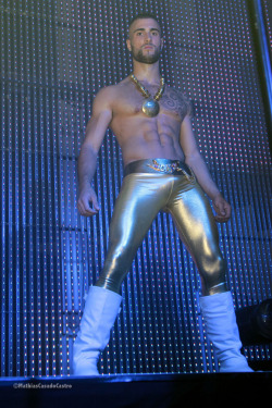 foiblesandfuckups:  grabyourankles:  Dancer in gold tights  Jason wasn’t sure why he’d bought the amulet, he hadn’t believed the shopkeeper’s claims that it would give him the body of a god, but he’d been drawn to it all the same. He didn’t