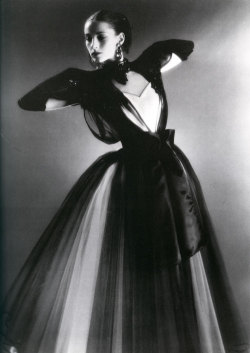 birdsong27:  Tanaquil Le Clercq performing in Balanchine’s La Valse. New York City Ballet, 1960. Costume by Barbara Karinska. (via Costumes by Karinska) 