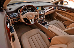 dailyluxury:  Tasteful.  Best MB Interior I&rsquo;ve seen in a couple years