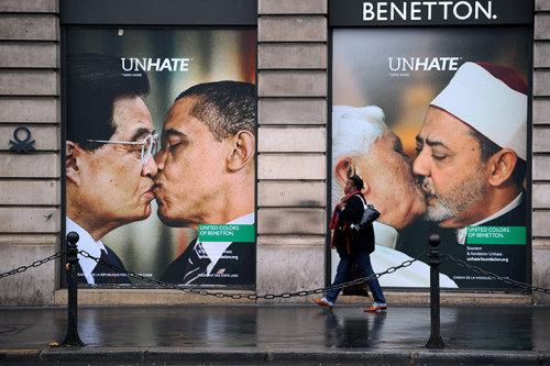 Barack obama kissing a man