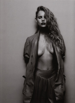 Marloes Horst by Sandor Lubbe for ZOO #24—2009