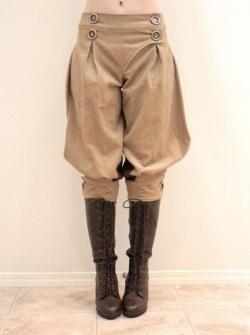 kreedkafer:  anderjak:  steampunkxlove:  Traditional jodhpurs from Steampunk Couture!  Huh. Emy would wear these.  i’ve reblogged this before but i need to reblog it again because UNF   NEED LIKE BURNING.