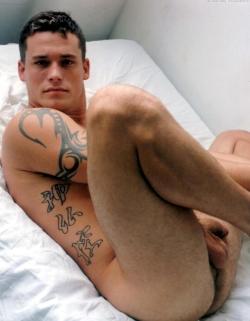 hunternprey:  Look what I found in my motel bed, I decided I would keep him for the night !  HM &amp;  Hunter our archives !    HM69 Best Male Diaries our story blog !   