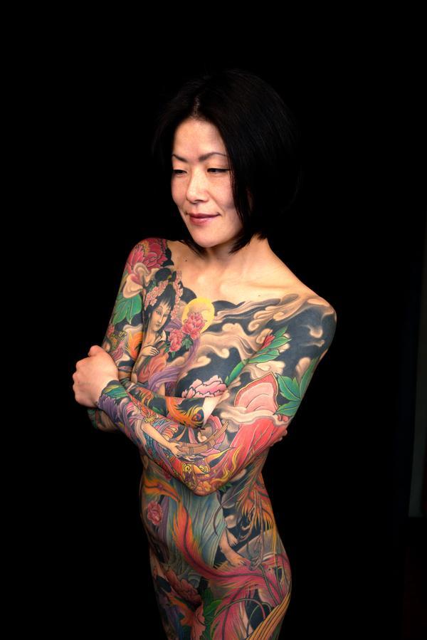 Japanese full body tattoo girl