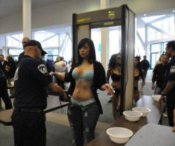 thickasians:  Routine inspection ma’am 