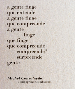  finge, de Michel Consolação 