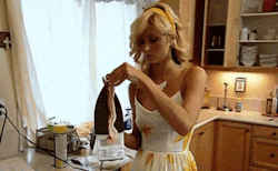 maddiemilli0n:  Paris Hilton ironing bacon 