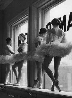 gethecool:  “Ballerinas standing on window sill in rehearsal room at George Balanchine’s School of American Ballet” by Alfred Eisenstaedt, 1936. 