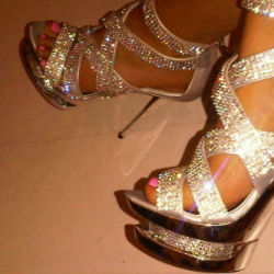 Ooo wow! Glitter glam heels!