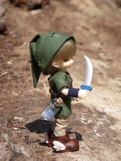 plutoismyplanet:  Link is a Fairyland Puki Puki Cupid.Twilight Princess version. Isn’t he just adorable?Pluto is a Planet!Doc 