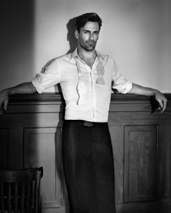 suicideblonde:  bohemea:  Jon Hamm - GQ UK by Vincent Peters, October 2010  When I saw this picture I gasped. 