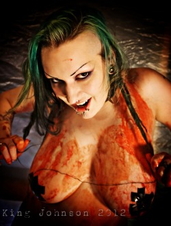 satanicslave:  Bloodplay. Click pic to contact me if You enjoy it 