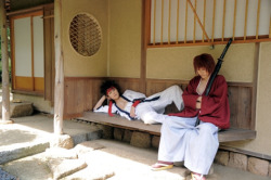 maridah:  cosplayninja:  Here’s an awesome shot of 蘭児 and Teruki as Kenshin and Sano.  Sometimes cosplayers are able to create something so awesome that as a fan of a show it’s impossible not to love it, and them for making it.  The poses just