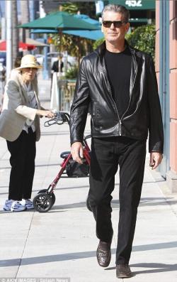 blackleatherbikerjacket:  Pierce Brosnan can still turn a head 