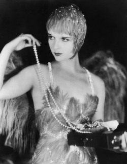 lacyceleste:  Louise Brooks Ziegfeld Follies 1920’s. 