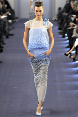 evachen212:  a beaded ombre glacier of a Chanel couture dress on Karlie Kloss, wow 