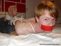lovelymasterger:  Follow LovelyMasterGER for pics of twinks and BDSM. 