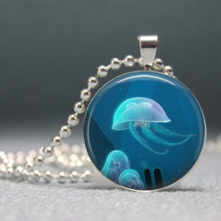 prettythingsonetsy:  Jelly Fish, Sea Life, Photo Pendant, Glass Dome Pendant, Art Pendant Necklace from thependantgallery, Ű.95 