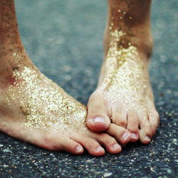 florels:  youthfairy:  glitter makes everything better tbh  amen sista